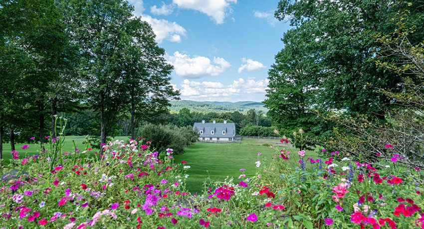 On the Market: A Sprawling Hilltop Estate in Vermont