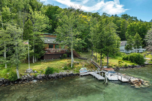 On the Market: A Log Home on an Island in Lake Winnipesaukee