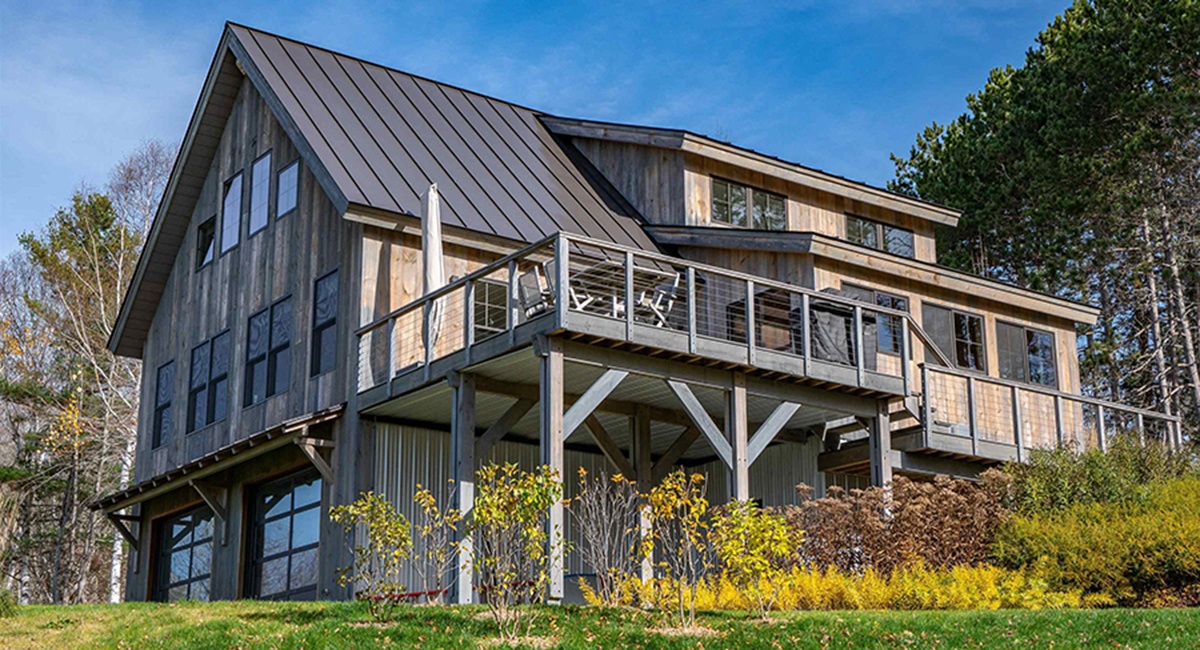 A Modern Mountainside Cabin in New Hampshire