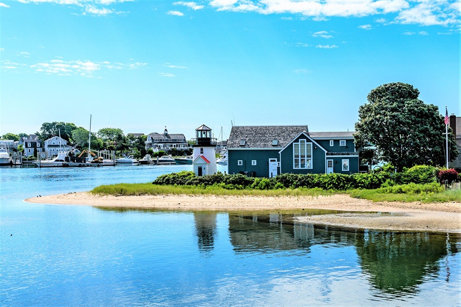 hyannis lighthouse home 1