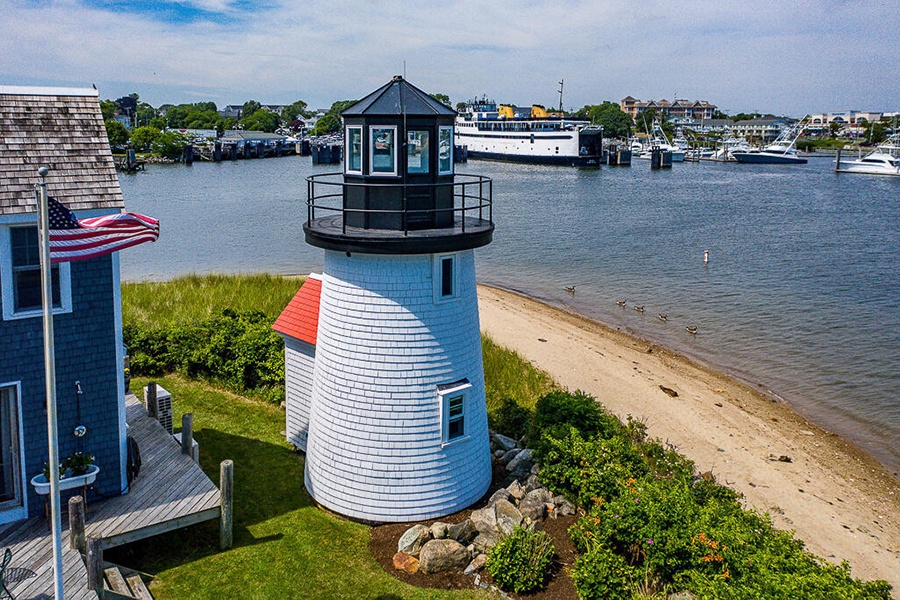 hyannis lighthouse home 4