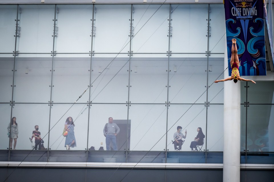 Umani coraggiosi a saltare di nuovo presto dal tetto dell’ICA di Boston