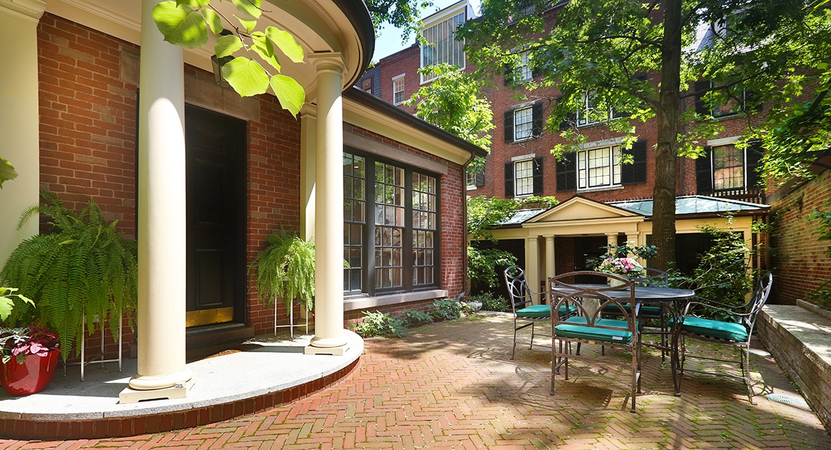 For Sale: A Beacon Hill Townhouse by Historic Louisburg Square